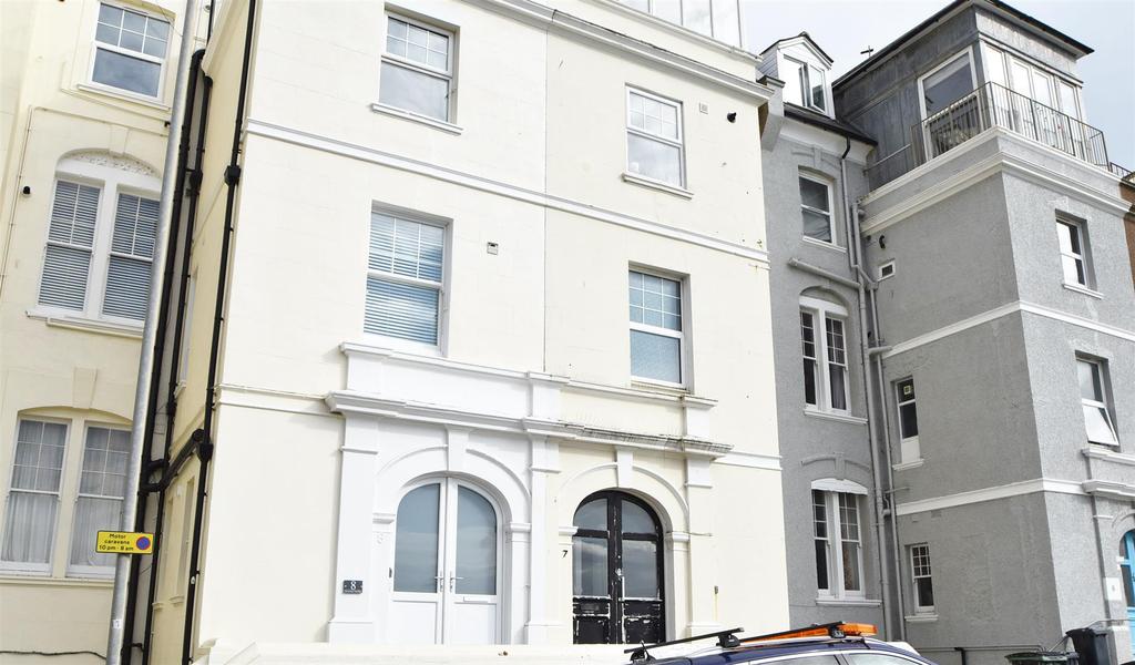 Grosvenor Gardens, St. LeonardsOnSea 4 bed apartment £1,200 pcm (£