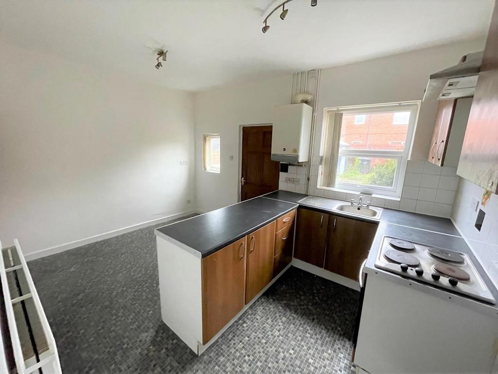 Oxford Street, Leigh 2 bed house £99,950