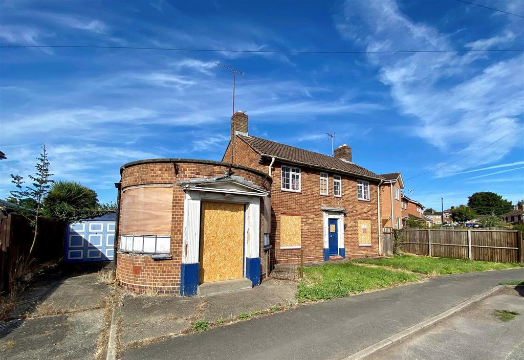 Queensway, Whitchurch 3 bed detached house for sale £160,000