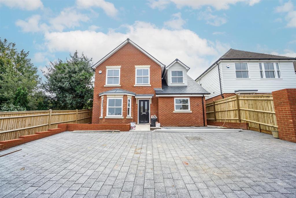 Charles Road West, St. LeonardsOnSea 4 bed detached house £630,000