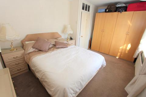 39 Manor Farm Drive, Chingford, London, E4 6HJ