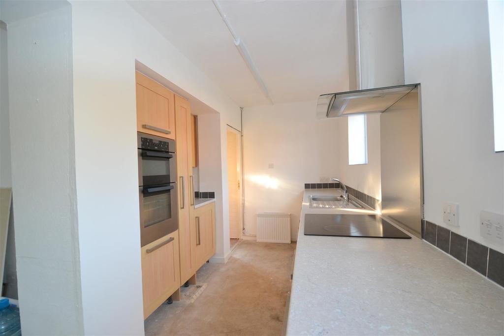 Clerkenwell Crescent, Malvern 3 bed semidetached house £295,000