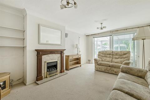 12 Bourneside, Bedford, MK41 7EG