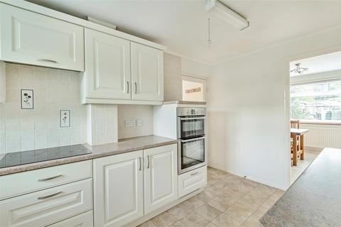 12 Bourneside, Bedford, MK41 7EG