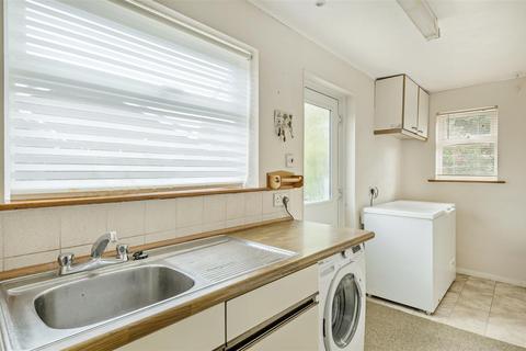 12 Bourneside, Bedford, MK41 7EG