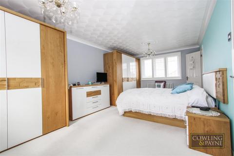 3 bedroom detached house for sale - Foxhatch, Wickford