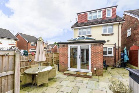 5 Chilton Close, Leigh, WN7 1SW