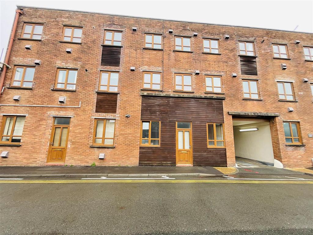 Princess Street, Llanelli 2 bed apartment £138,000