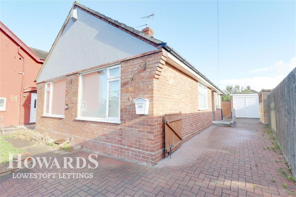 Oulton Road, Lowestoft 2 bed bungalow £975 pcm (£225 pw)