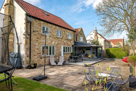 14 Langwith Avenue, Collingham, Wetherby, LS22 5DD