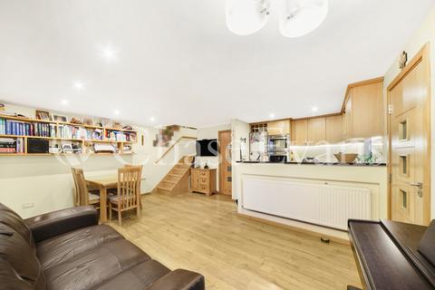 30 Friars Mead, London, E14 3JZ