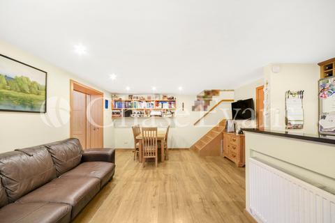 30 Friars Mead, London, E14 3JZ