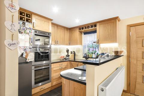 30 Friars Mead, London, E14 3JZ