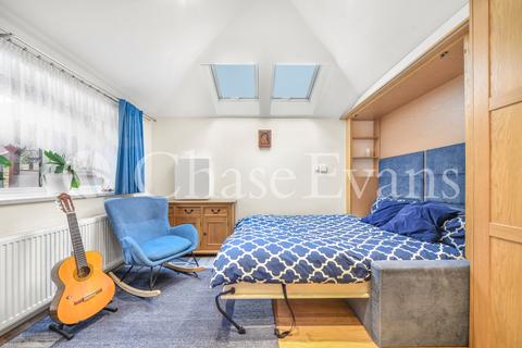 30 Friars Mead, London, E14 3JZ