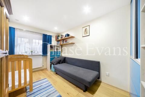 30 Friars Mead, London, E14 3JZ