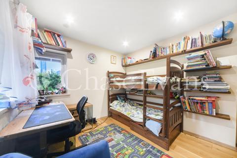 30 Friars Mead, London, E14 3JZ