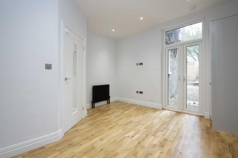 2 bedroom flat for sale - Milkwood Road, Herne Hill SE24