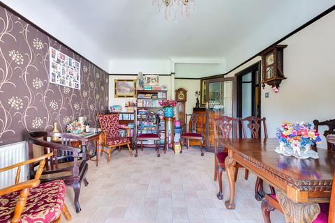 38 Branscombe Gardens, Southend-on-sea, SS1 3PJ