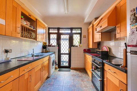 38 Branscombe Gardens, Southend-on-sea, SS1 3PJ