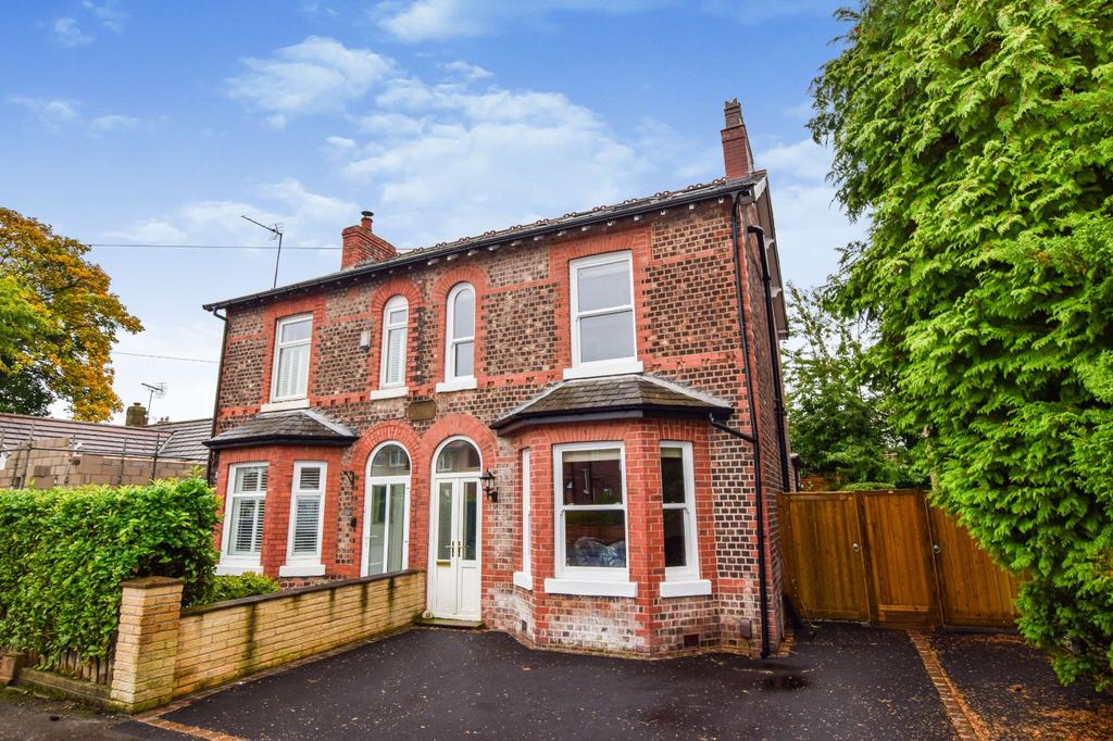 Bloomsbury Lane, Timperley, Cheshire, WA15 3 bed semidetached house