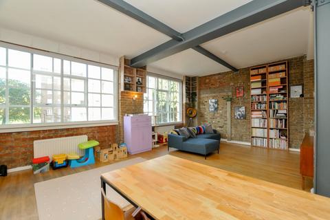 2 bedroom flat to rent, Carysfort Road, Stoke Newington