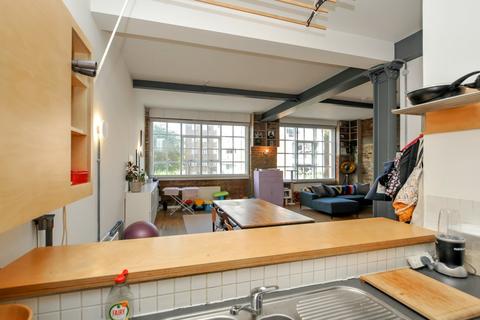 2 bedroom flat to rent, Carysfort Road, Stoke Newington