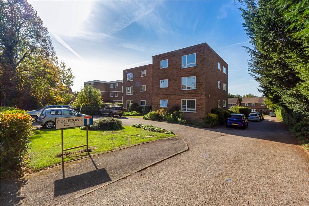 Furzedown Court, Milton Road, Harpenden, Hertfordshire 2 bed flat £