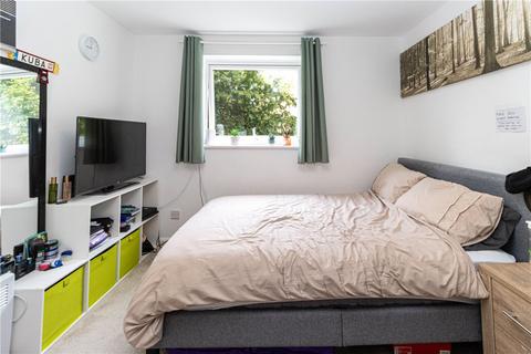 2 bedroom flat to rent, Milton Road, Harpenden, Hertfordshire