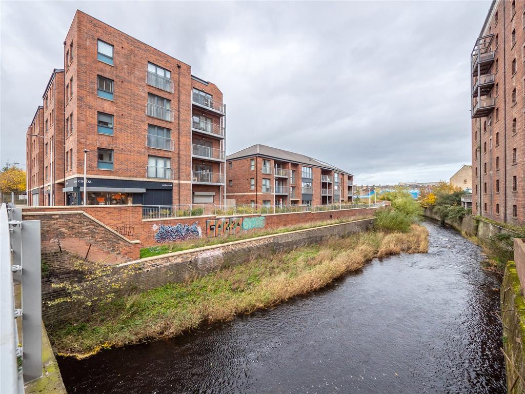 6 Clarice McNab Lane, Edinburgh, EH6 2 bed apartment £240,000