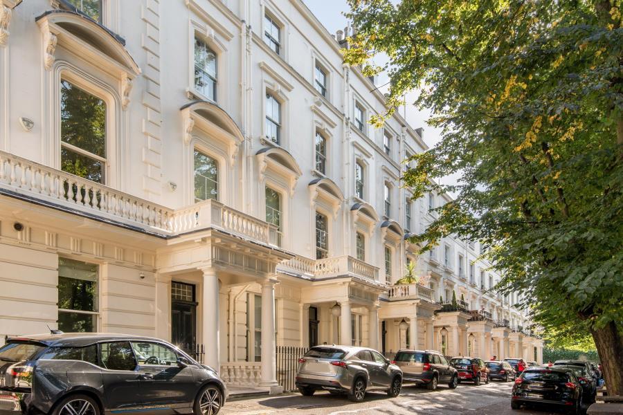 CLIFTON GARDENS, W9 3 bed flat £6,283 pcm (£1,450 pw)