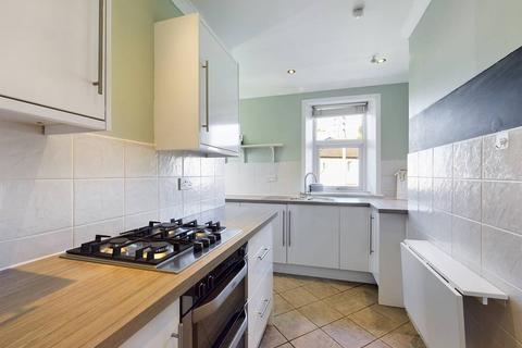 2 bedroom flat to rent, Esslemont Avenue, Scotstounhill, Glasgow, G14