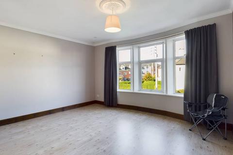 2 bedroom flat to rent, Esslemont Avenue, Scotstounhill, Glasgow, G14