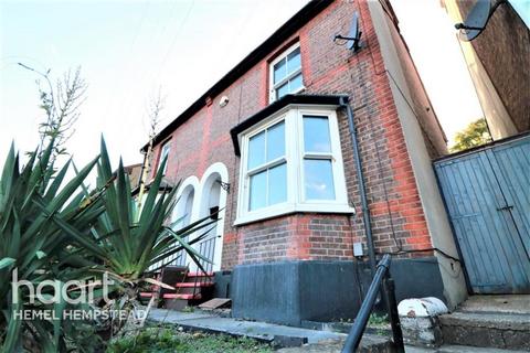 3 bedroom semi-detached house to rent, Leighton Buzzard Road