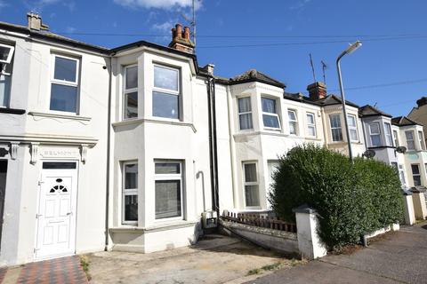 30 Beach Road, Clacton-on-sea, CO15 1UE