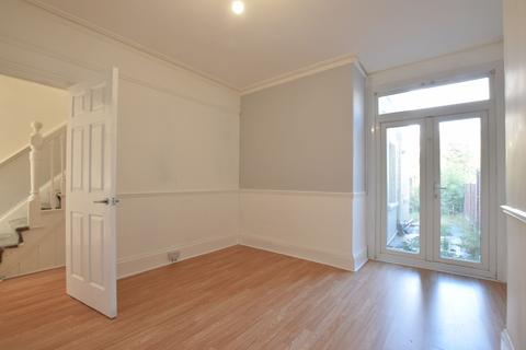 30 Beach Road, Clacton-on-sea, CO15 1UE