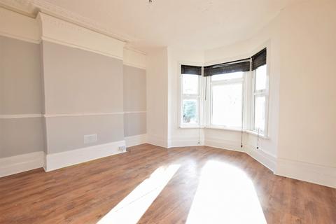 30 Beach Road, Clacton-on-sea, CO15 1UE