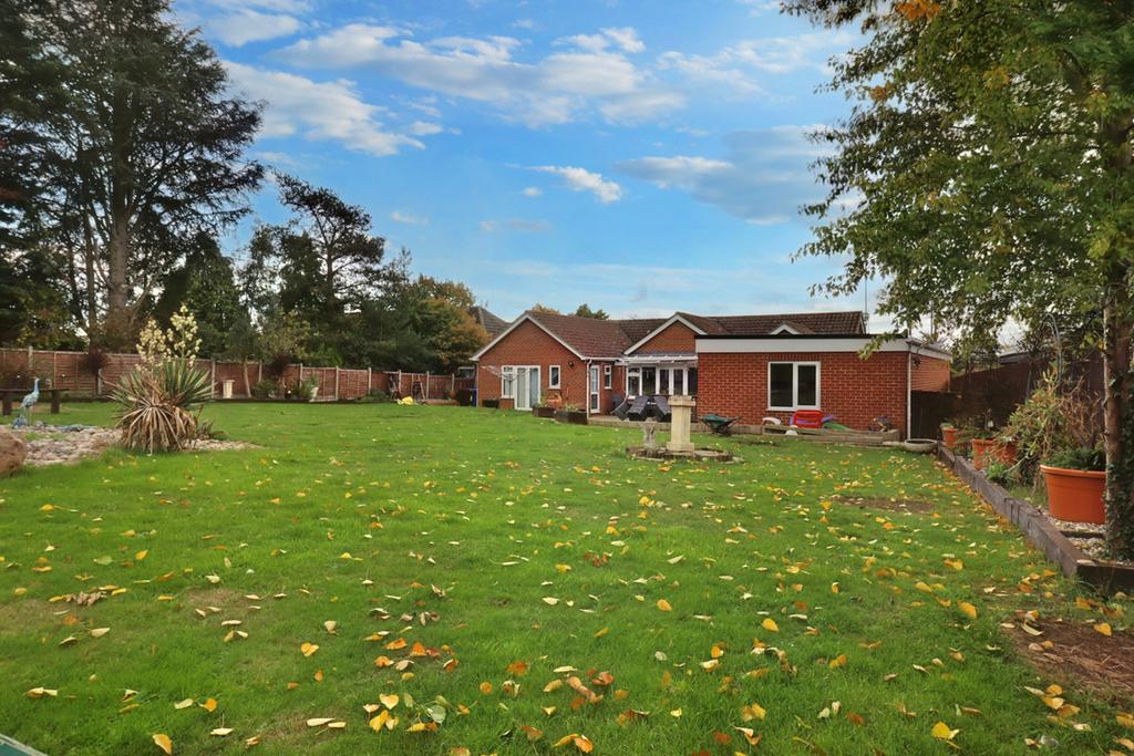 Hundon Road, Haverhill 4 bed detached bungalow £780,000