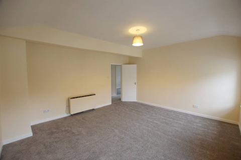 3 bedroom flat to rent, Martin Street, Stafford, ST16