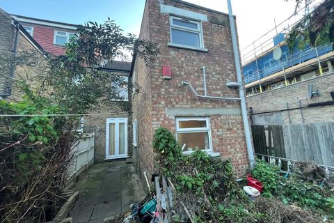 2 Oatlands Road, Enfield, EN3 5LJ
