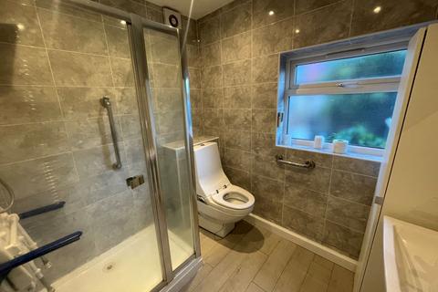 2 Oatlands Road, Enfield, EN3 5LJ