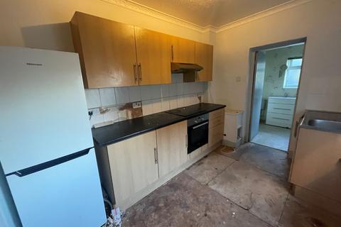 2 Oatlands Road, Enfield, EN3 5LJ