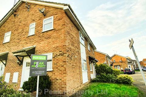 34 Coniston, Southend-on-sea, SS2 6SN