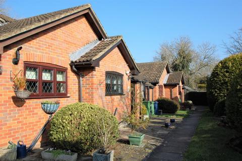 1 bedroom bungalow for sale, Meadow View, Chalfont St Giles, Buckinghamshire, HP8