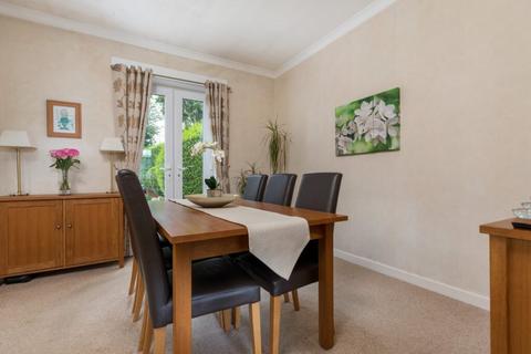 28 Mansefield Crescent, Clarkston, Glasgow, G76 7EB