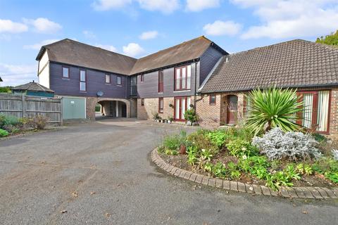 2 bedroom flat for sale - Farm Close, Barns Green, Horsham, West Sussex