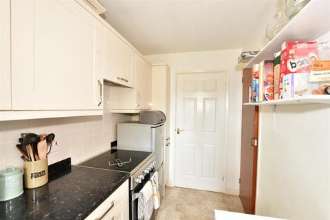 2 bedroom flat for sale - Farm Close, Barns Green, Horsham, West Sussex
