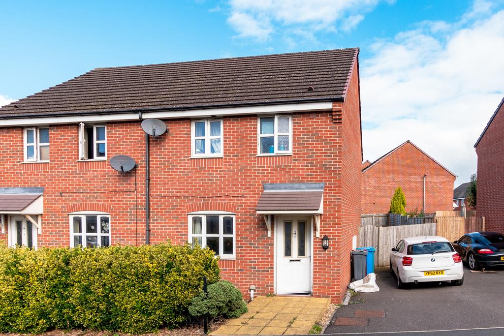 Flemish Crescent, Gorton, Manchester, M18 3 bed semidetached house £