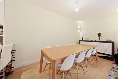 8 Halford Place, Hanwell, London, W7 3BU