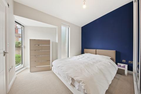 8 Halford Place, Hanwell, London, W7 3BU