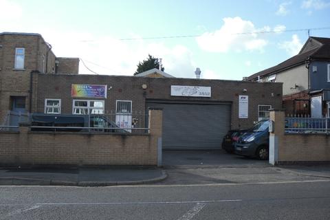 Property to rent - Gipsy Lane, Leicester LE4